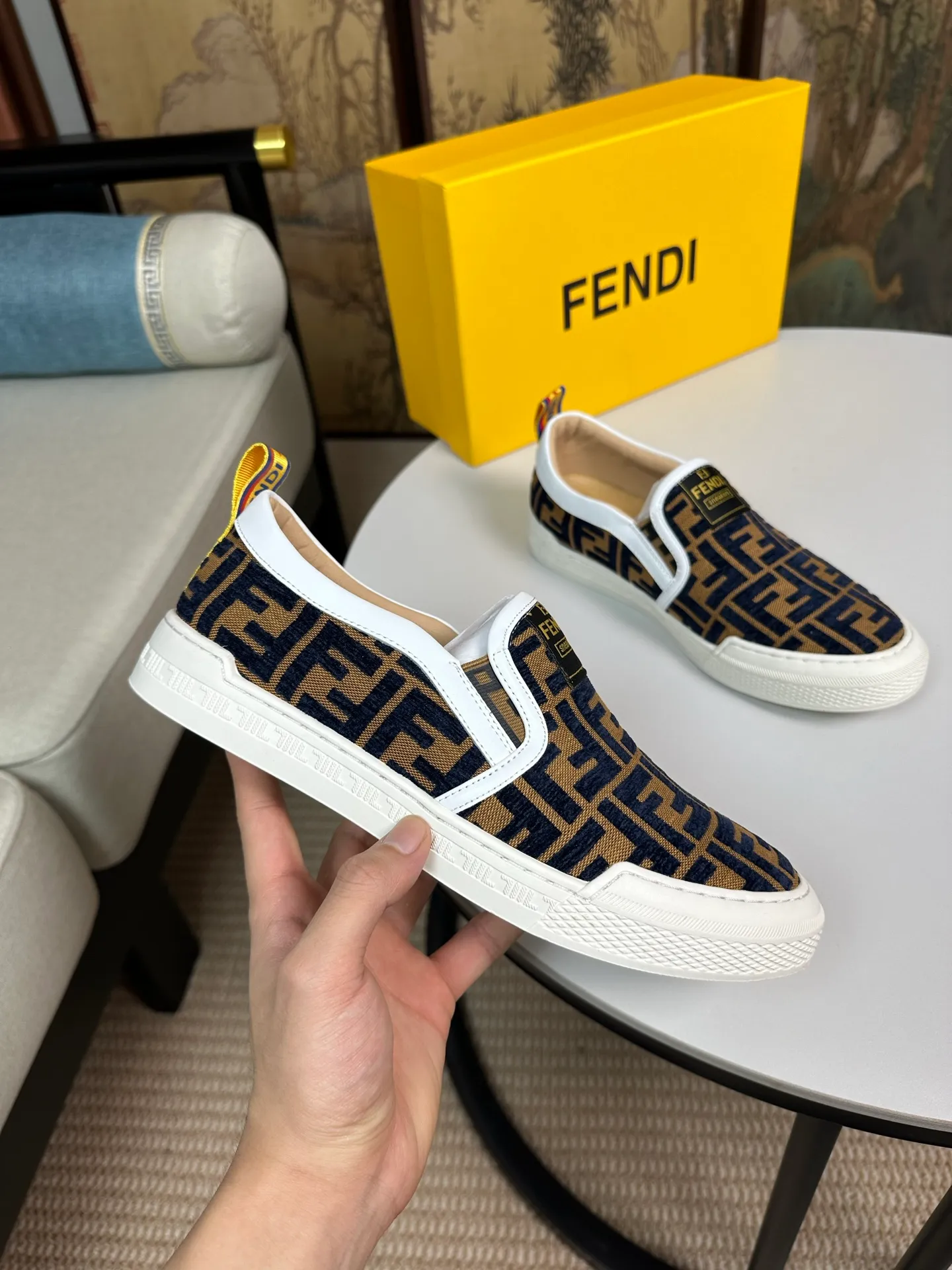 Factory price 380💰 (FENDI) New style 👊🏻 upper 🇮🇹 imported cowhide fabric 🇩🇪 imported sheepskin lining. The original outsole is molded to highlight the identity of every man, and the upper foot is stable and stable🚶🏻🚶🏻The high-end custom counters reproduce the original version📯No matter the wind or rain, the shoe last remains unchanged and can withstand the verification of time🔍️,🔵 Size: 38-44 (45 is custom-made and cannot be returned or exchanged
